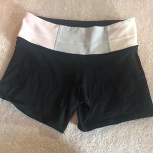 Reversible lulu shorts!